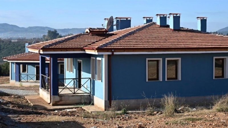 Osmaniye'de depremzedelere inşa edilen 20 köy evi sahiplerini buldu