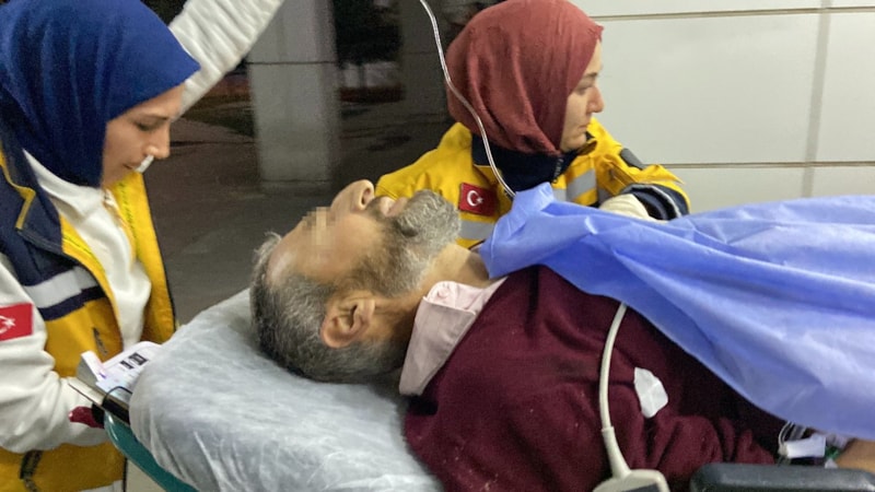 Aksaray'da gençlerin kavgasını ayırmak isteyen dede vuruldu