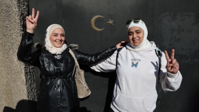 Türkiye'nin Şam Büyükelçiliğine gelen Suriyeli: Türk vatandaşlığına başvuracağım