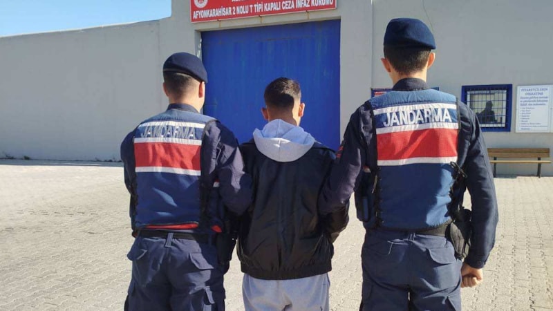 Afyonkarahisar'da cinsel istismar suçuyla aranan şahıs başarılı operasyon ile yakalandı