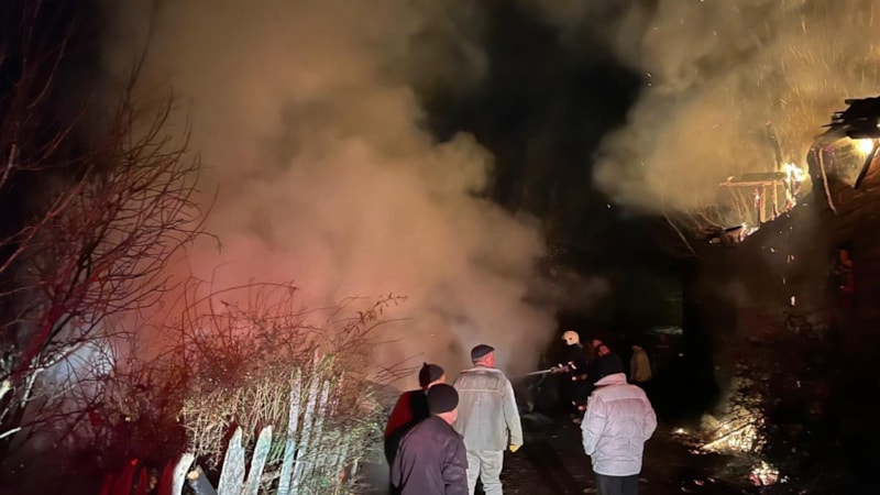 Çorum'da samanlıkta çıkan yangın, evlere sıçramadan söndürüldü