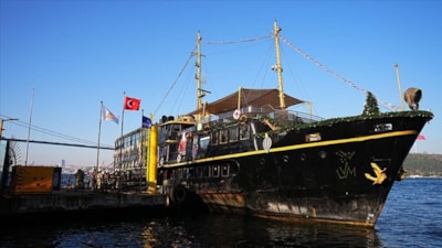 İstanbul'da tur teknesinde yangın