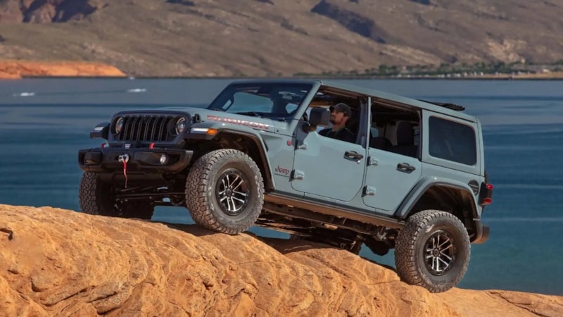 Jeep Wrangler için otomatik şanzıman seçeneği geri geldi
