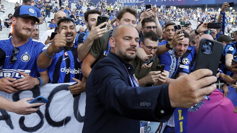 Wesley Sneijder'in Galatasaray paylaşımına yorum yağdı