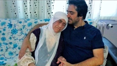 Annesini yeni kaybetmişti! Mahsun Kırmızıgül İzmir konserinde ağladı