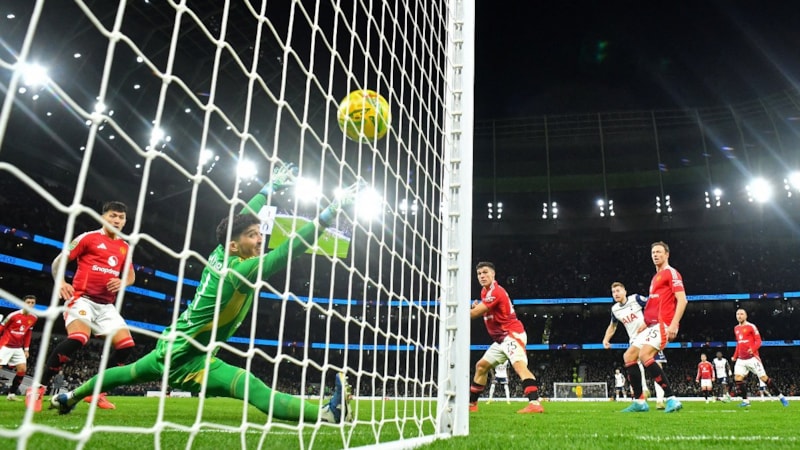 Tottenham, Manchester United'ı yenerek turladı