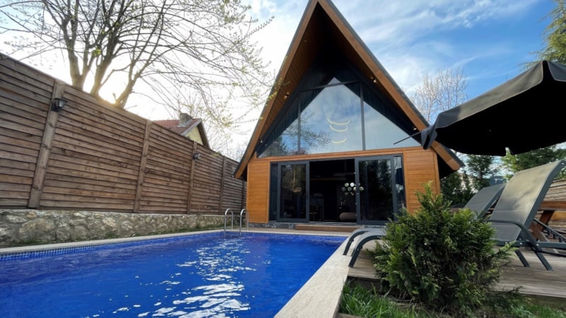 Sapanca'daki bungalovlar doldu: İki günlük tatil 15 ila 40 bin lira arasında