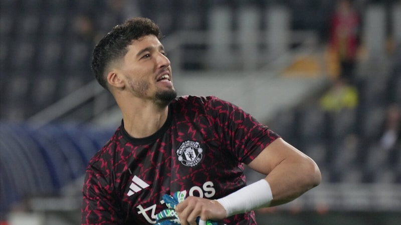 Manchester United, Altay Bayındır'ın biletini kesti