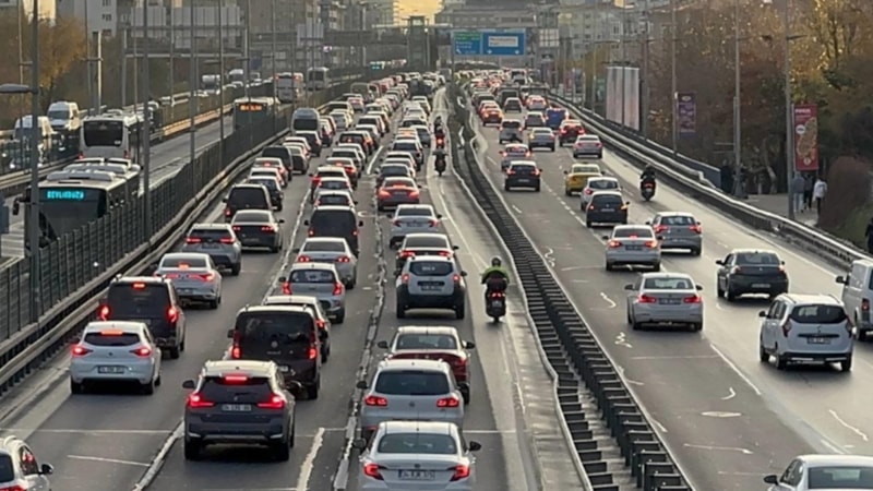 Trafikte yeni dönem 1 Ocak’ta başlıyor: Şeritler arası geçiş yapana ceza yolda!
