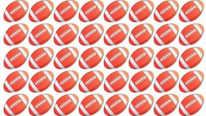IQ'nuzu Test Edecek Zeka Oyunu: 6 Saniyede Farklı Futbol Topunu Bulun!