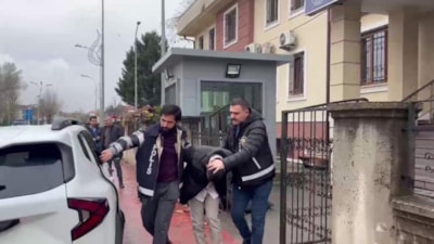 Sakarya'da 3 ay önce evlendiği eşini defalarca bıçaklayan koca tutuklandı