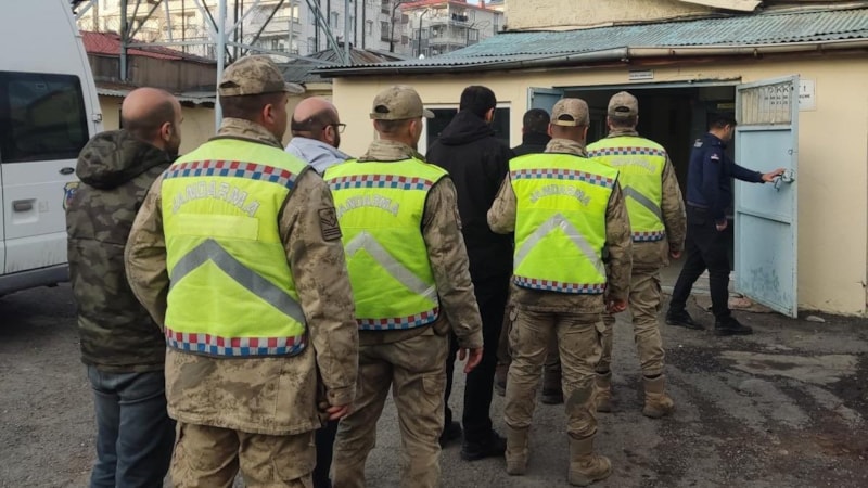 Van'da düzensiz göçmen operasyonu: 4 organizatör tutuklandı