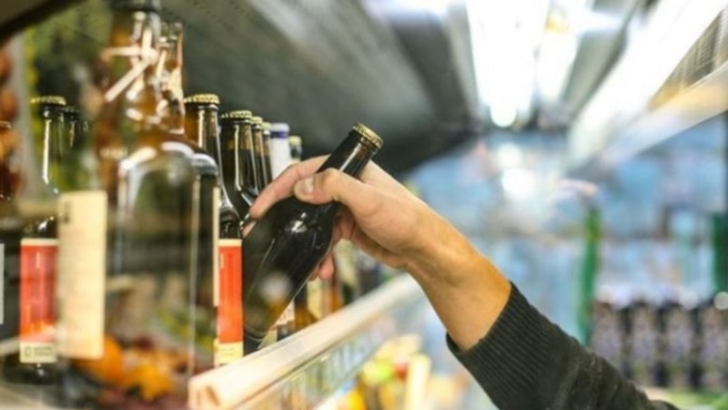 31 Aralık yılbaşında alkol satışı yasak mı? Tekeller kaça kadar açık?