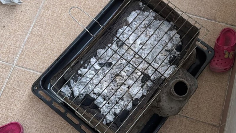 Darıca'da doğalgaz kesintisi nedeniyle ısınmak için mangal yakan aile zehirlendi