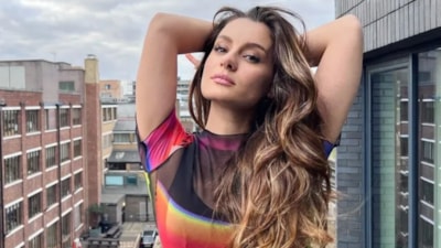 Şarkıcı Atiye, annesiyle kanat çırptı! Videoya yorum yağdı