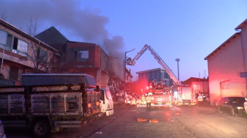 İstanbul'da oto yedek parça dükkanında korkutan yangın