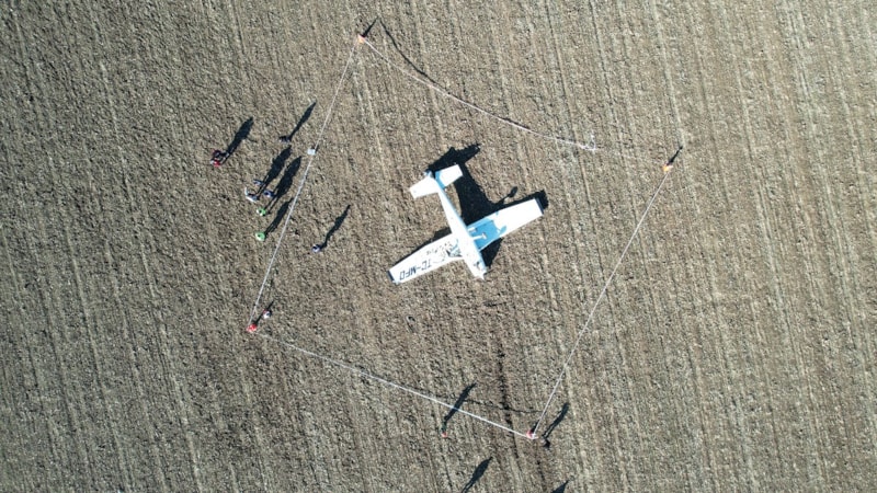 Denizli'de zorunlu iniş yapan eğitim uçağı havadan görüntülendi