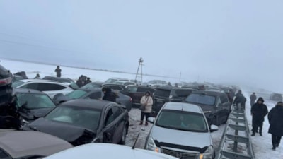 Kazakistan'da 95 aracın karıştığı zincirleme kaza
