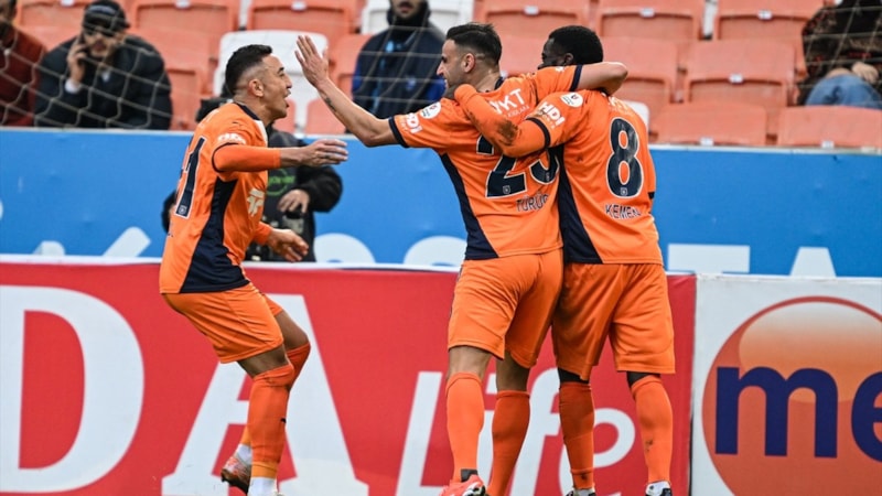 İki futbolcu Galatasaray maçında cezalı! Başakşehir, Adana Demirspor'u mağlup etti