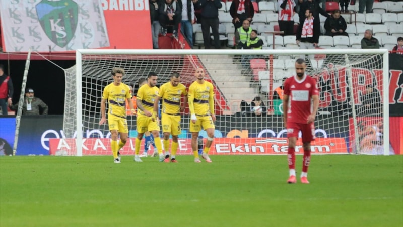 Eyüpspor, Antalyaspor'a dört attı