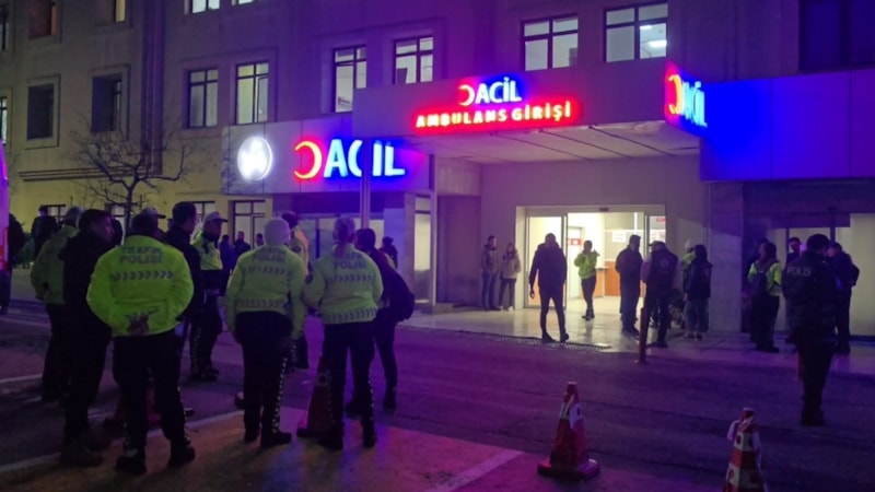 İstanbul Üsküdar'da motosikletin çarptığı polis ağır yaralandı