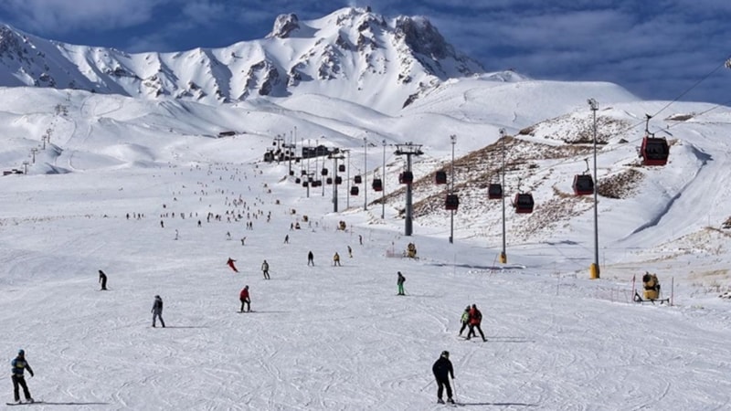 Erciyes'te kayak yaparken düşen Rus turist hayatını kaybetti