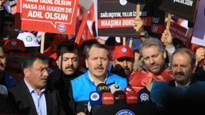 Memurlar refah payı istiyor: Bakanlık önünde eylem yaptılar