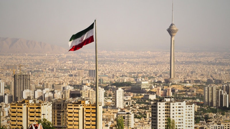 İran başkentini Mekran’a taşıyor