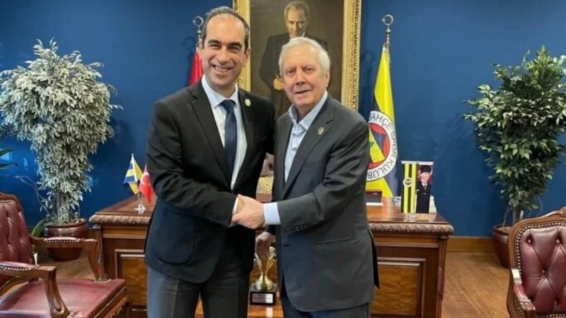 Aziz Yıldırım'dan Fenerbahçe'ye ziyaret