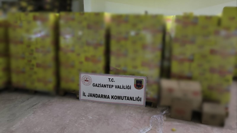 Gaziantep'te 1,5 milyon liralık sahte tavuk bulyon yakalandı