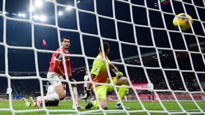 Milan evinde Cagliari'ye takıldı