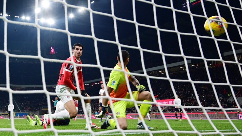 Milan evinde Cagliari'ye takıldı