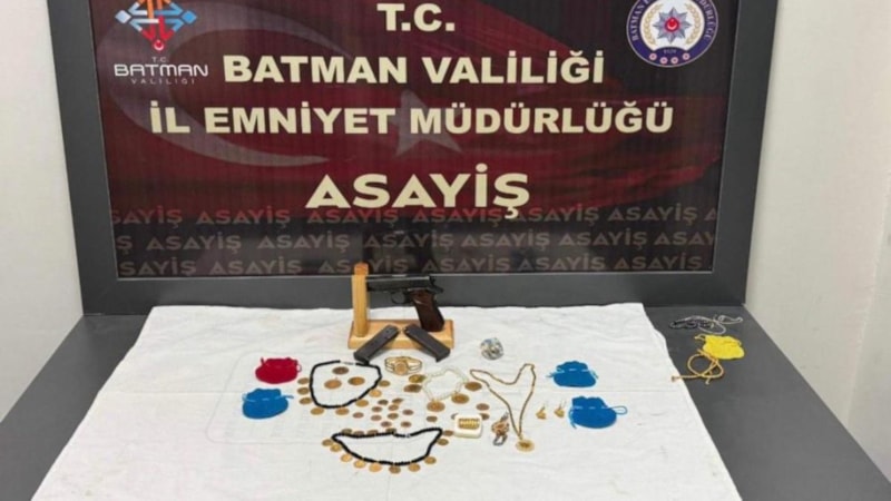 Batman’da evden çok sayıda altın çalan kadın yakalandı