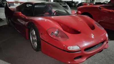 Esad Ailesi'nin milyonlarca dolarlık lüks araçları