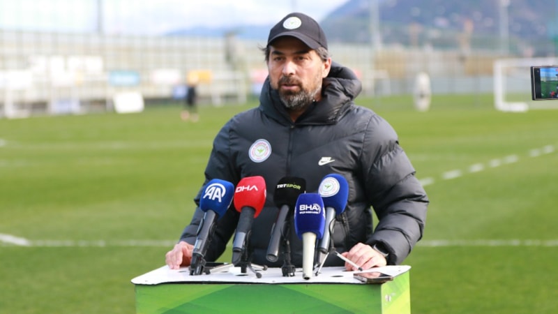 İlhan Palut: Szalai ile görüştüm ama Avrupa’da kalmak istedi