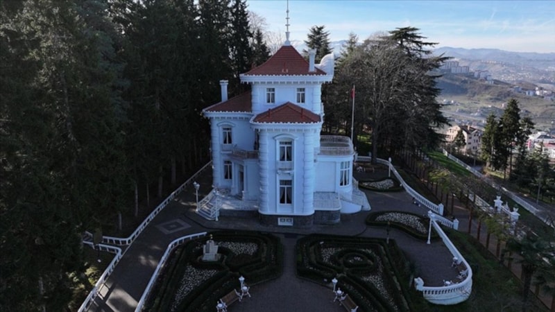 Trabzon'da bulunan Atatürk Köşkü'ne ziyaretçi akını; bir yılda 300 binin üzerinde kişi ziyaret etti