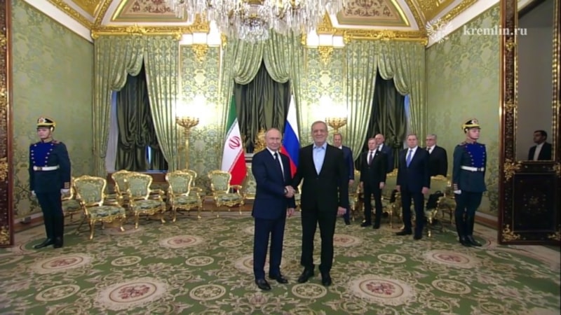 Putin, İran Cumhurbaşkanı Pezeşkiyan'ı ağırladı