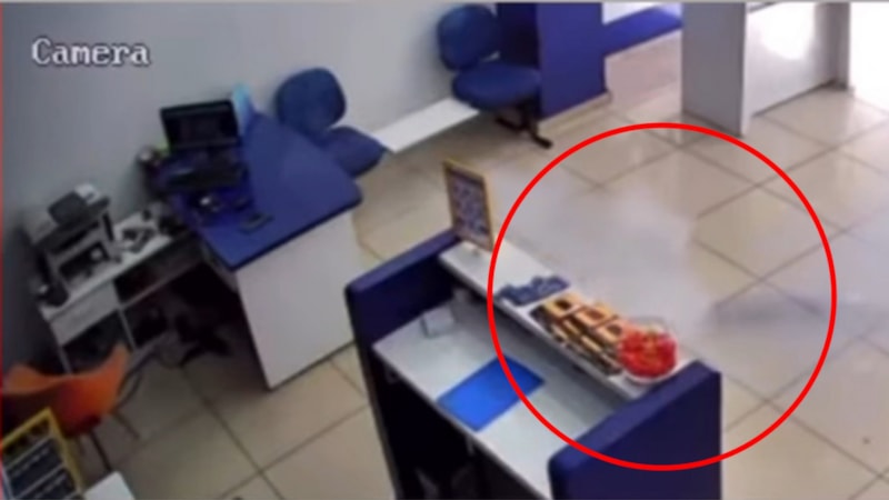 Diyarbakır'da tamir sırasında telefonun bataryası patladı