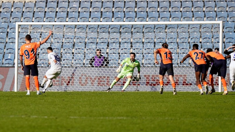 Muhammed Şengezer, yine penaltı kurtardı