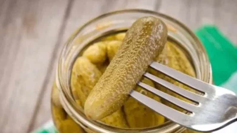 Turşunun üzeri neden beyazlar? Turşunun beyazlaması nasıl önlenir?