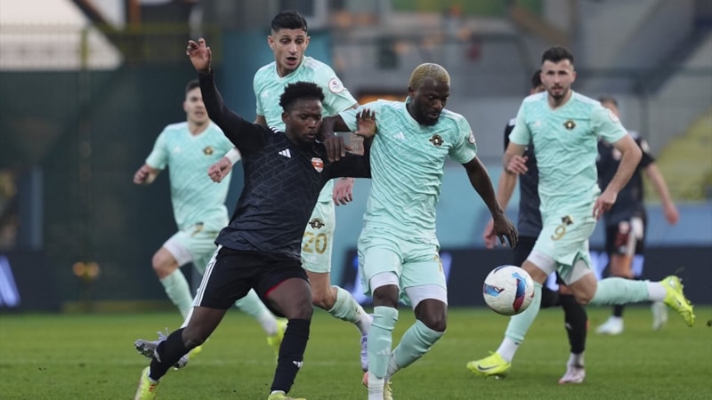 Esenler Erokspor'a Adanaspor karşısında tek gol yetti