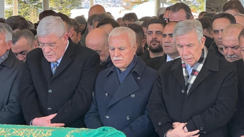 Koray Aydın'ın babası son yolculuğuna uğurlandı