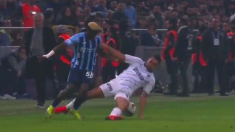 Fenerbahçe'nin iki golü VAR'dan iptal edildi