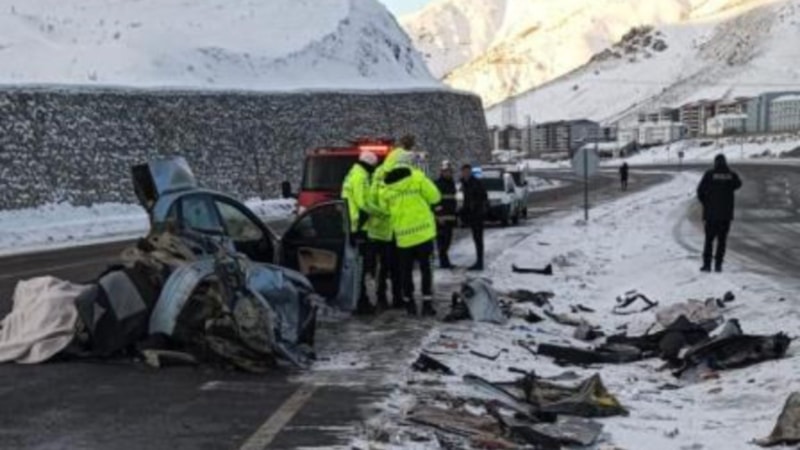 Bitlis'te feci kaza: Hurdaya dönen araçta 1 kişi öldü