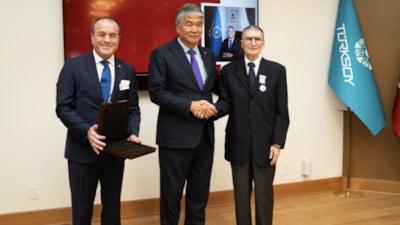 Aziz Sancar'a 'Türk Dünyası Kültür Elçisi' unvanı takdim edildi