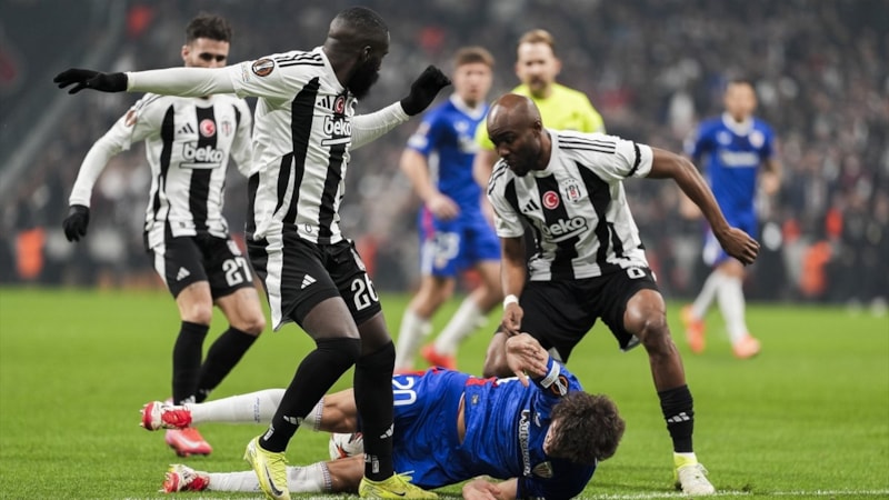 Beşiktaş taraftarı, Arthur Masuaku'yu alkışladı