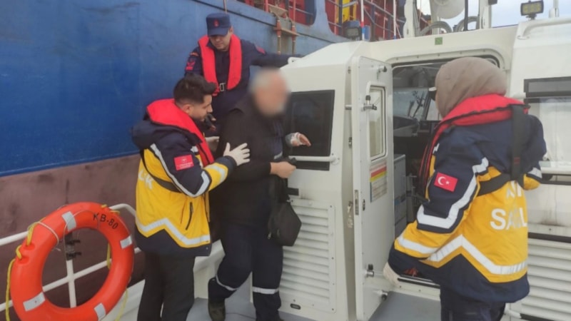 Bartın'da yaralanan gemicinin yardımına Sahil Güvenlik yetişti