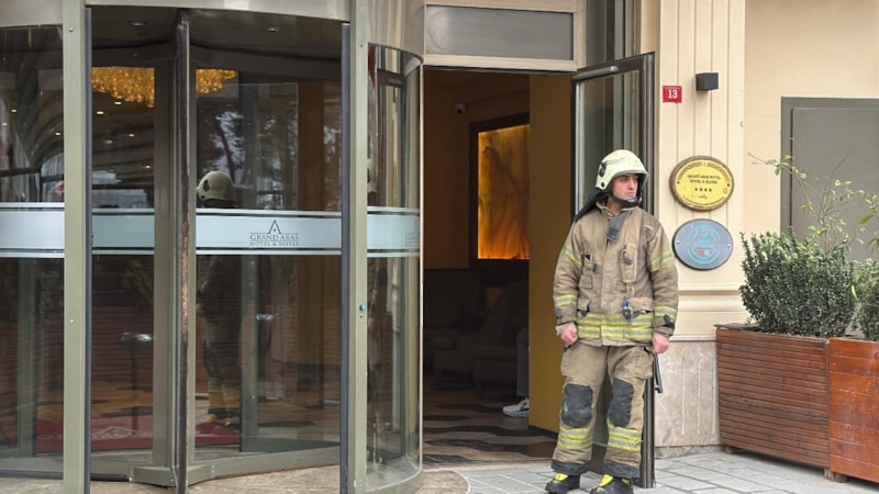 İstanbul'da otelin elektrik panosundan çıkan yangın korkuttu