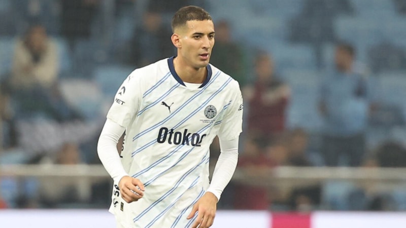 Fenerbahçe'de Mert Müldür'ün omzu çıktı