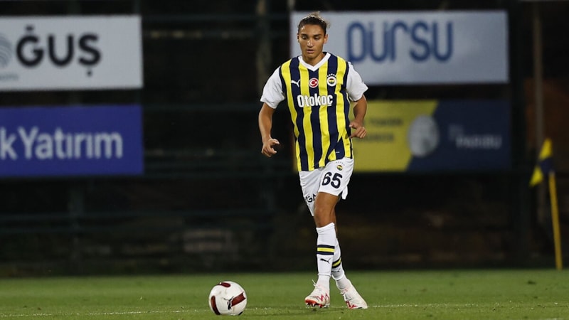 Fenerbahçe ayrılığı duyurdu! Emir Ortakaya, Beerschot'a gitti